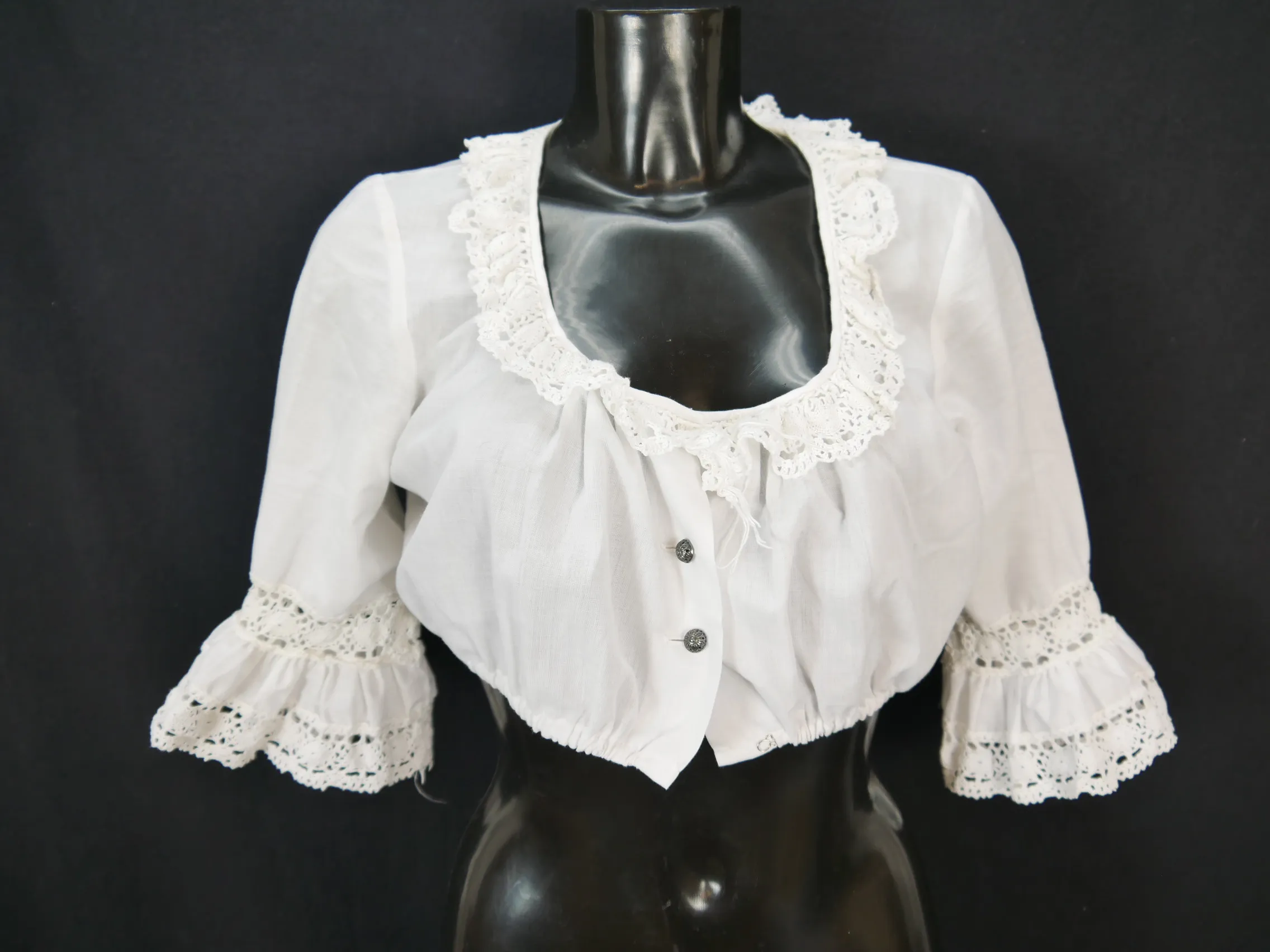 Gr.42 Dirndlbluse weiß Bluse für Dirndl Salzburger Baumwolle mit Spitze B9956